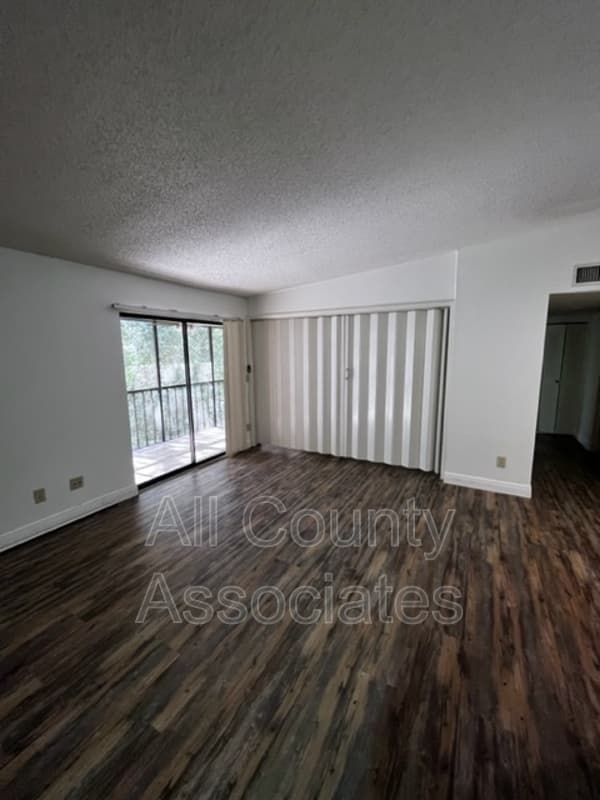 Palm Harbor Condo: 3277 Fox Chase Cir N