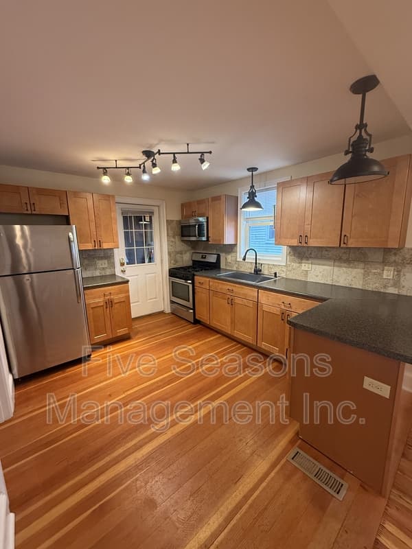 Burlington Condo: 138 North Champlain Street - 1