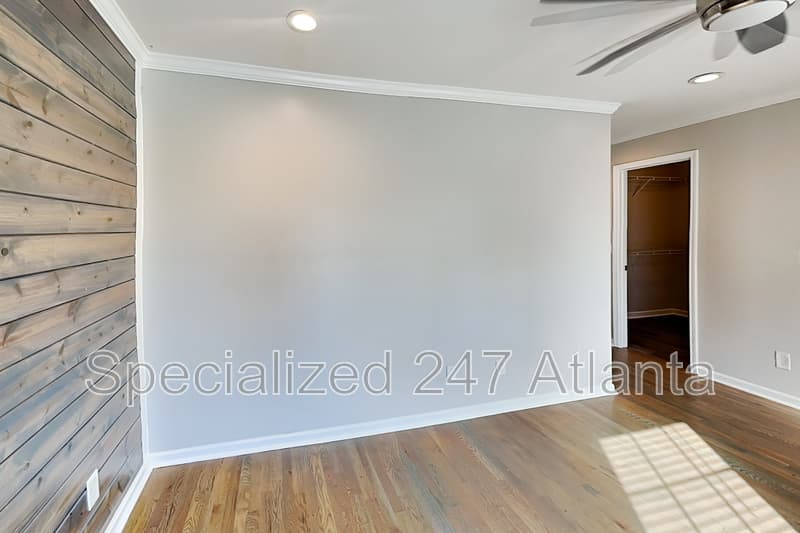 Atlanta House: 54 Hatcher Ave SW