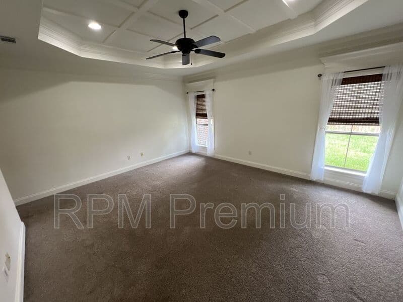 Zachary House: 7335 Oakview Dr.