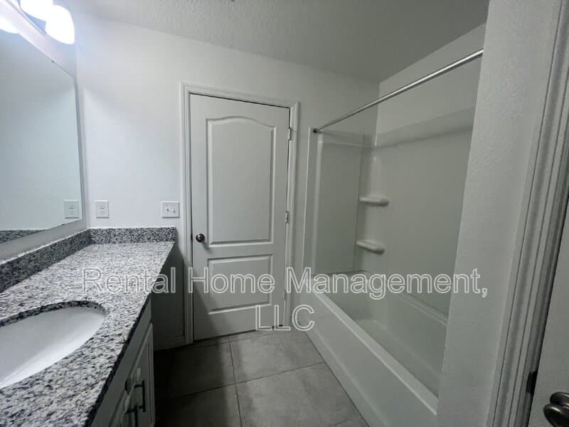 St. Cloud House: 3201 Sweet Acres Pl