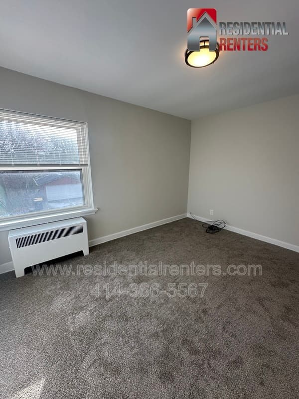 West Allis Condo: 8020 W Becher Street