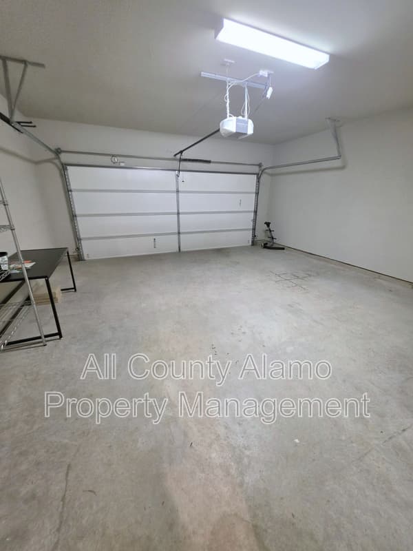 San Antonio House: 12334 Tower Forest