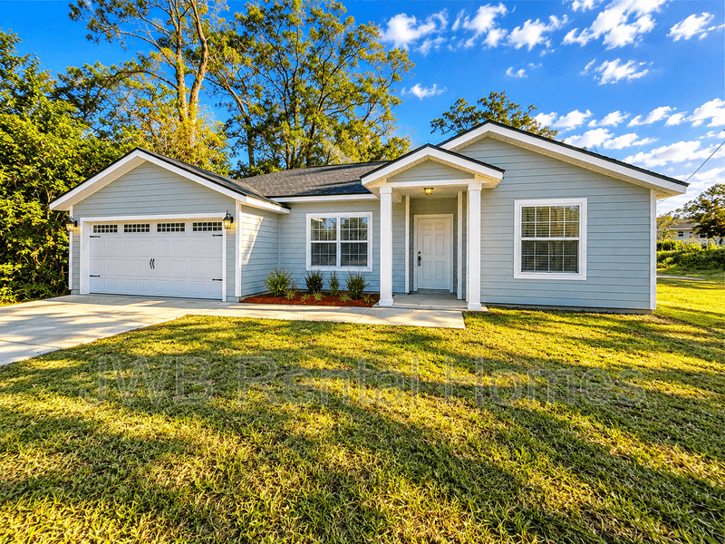 Jacksonville House: 10507 Oak Crest Dr