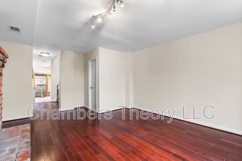 Washington Condo: 533 Florida Avenue NW
