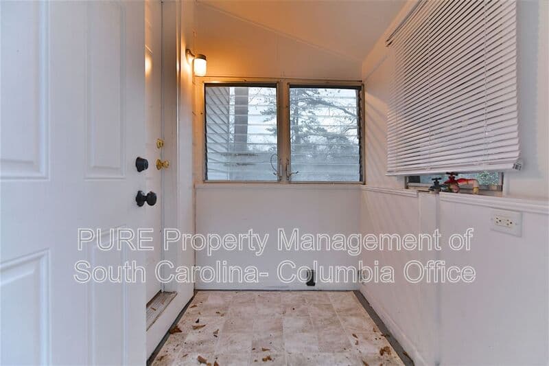 Columbia House: 1545 Lilly Avenue