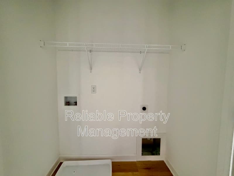 Pine Level Townhome: 428 W Main St