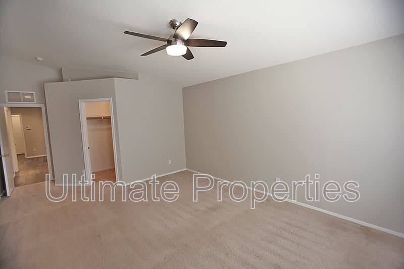 Peoria House: 8023 W Melinda Ln