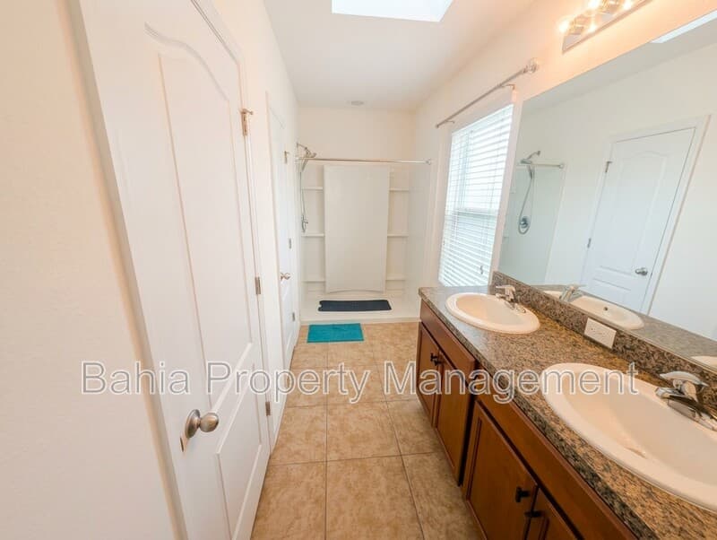 Plant City Townhome: 803 Ashentree Dr