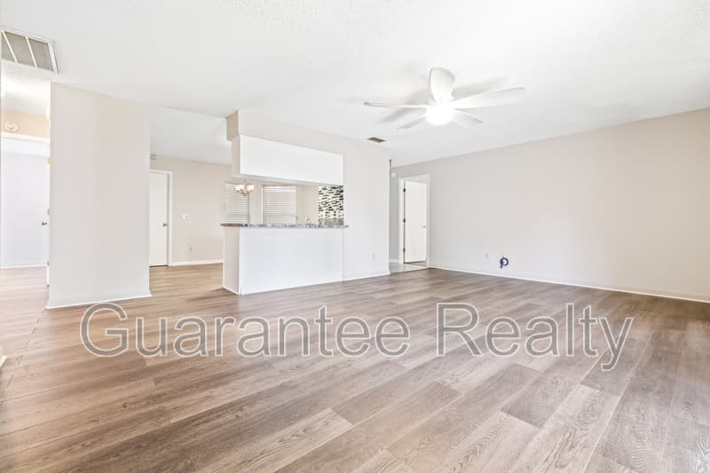 Winter Haven House: 1611 High Point Court Southwest