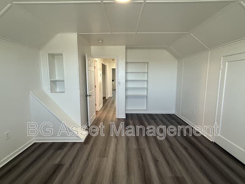 Oakland Condo: 7878 Ney Avenue