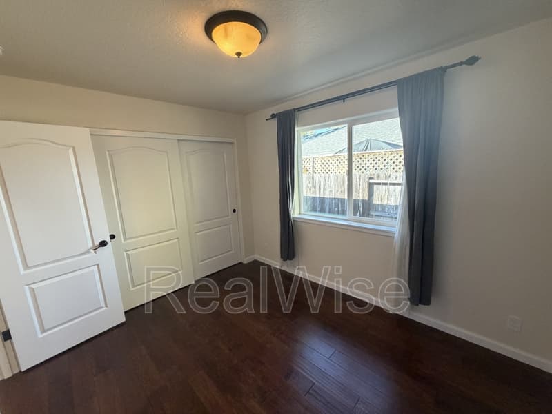 Grants Pass House: 1575 SW Yucca Dr