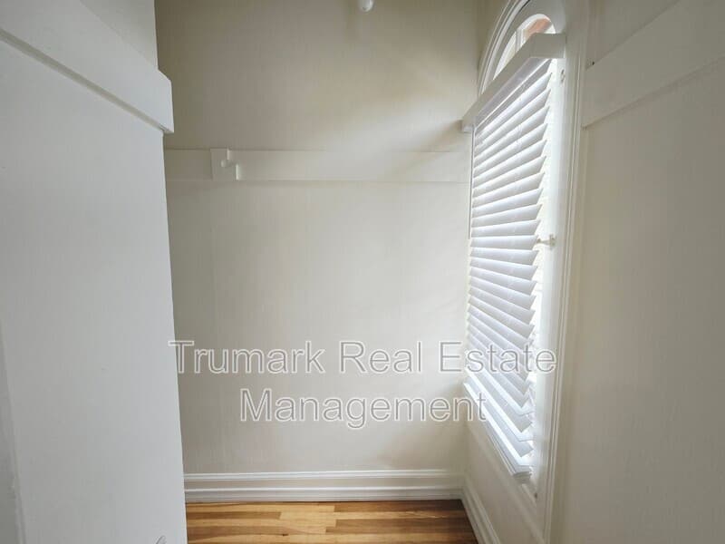 Glendale Condo: 378 W California Ave