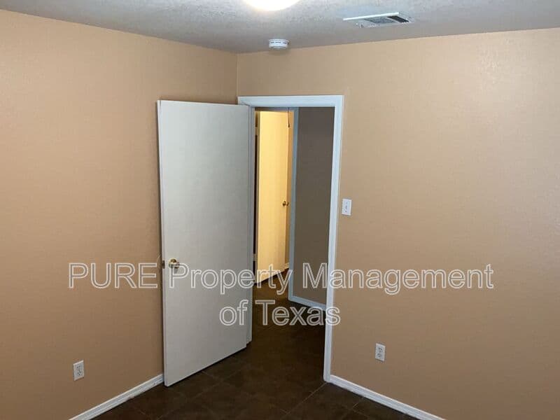 Round Rock Condo: 1001-A Christopher Ave