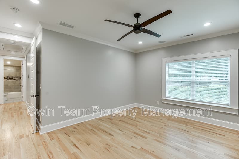 Lawrenceville House: 75 Cherry St