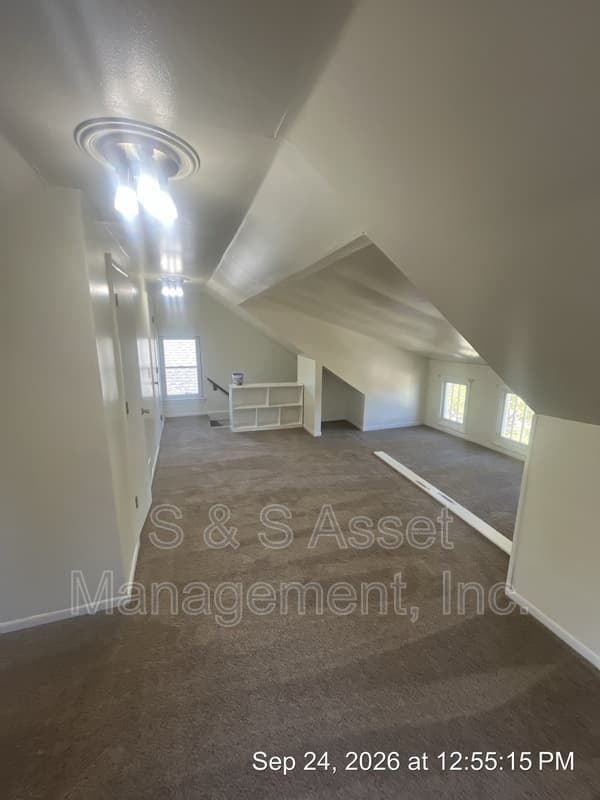 Lansing House: 1415 South Genesee Drive