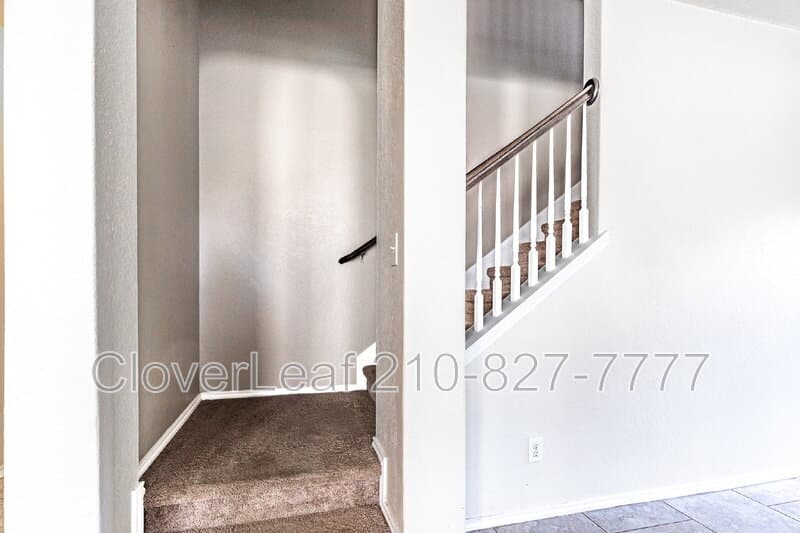 Schertz House: 764 Clearbrook Ave