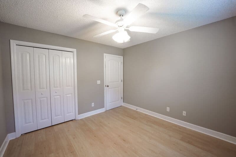 Richmond Hill House: 909 Young Way