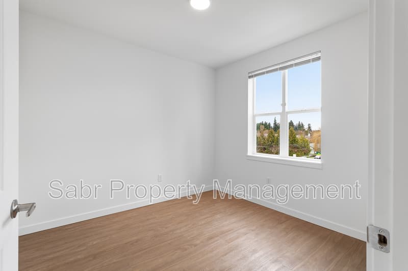 Vancouver Apartment: 9917 NE 13th Ave