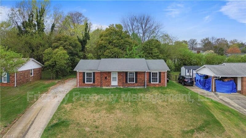 Winston-Salem House: 1050 File St
