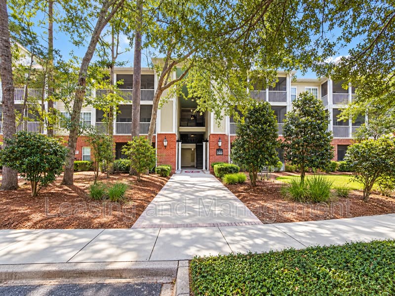 Mount Pleasant Condo: 1807 Basildon Road