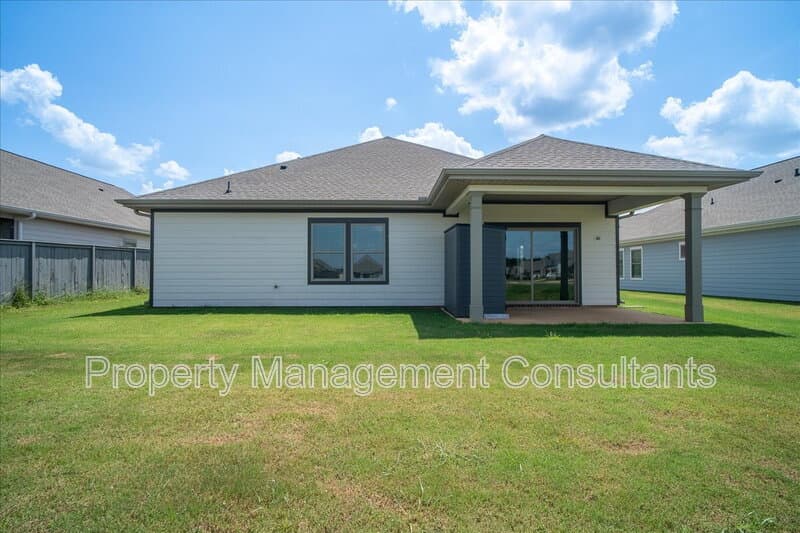 Huntsville House: 154 Lillian Farms Boulevard