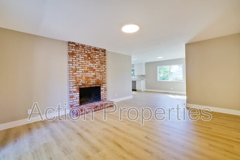 Mountain View House: 86 Dalma Drive