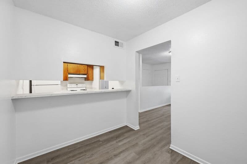 Kirbyville House: 1410 South Elizabeth Ave