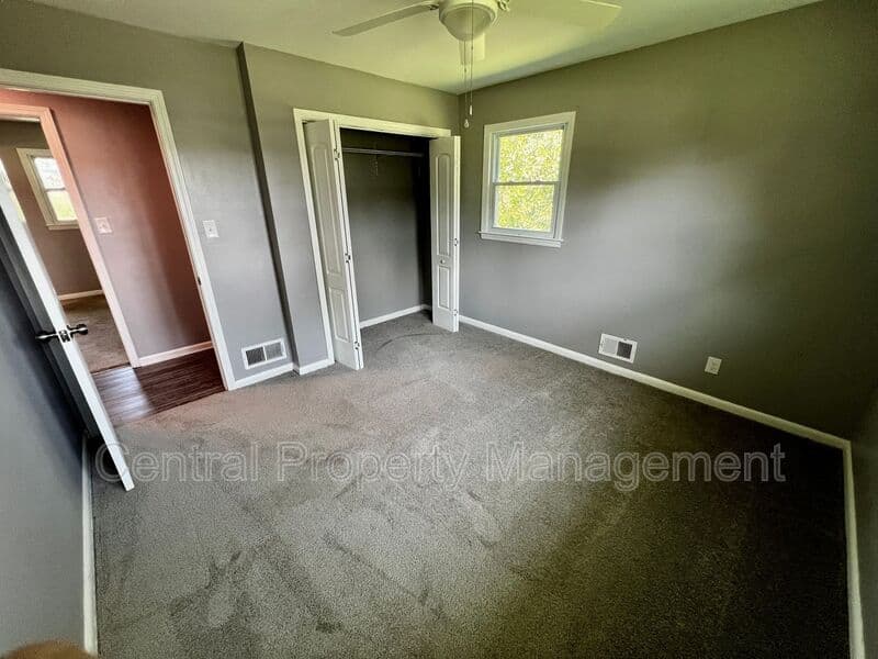 Spartanburg House: 104 Madison Circle