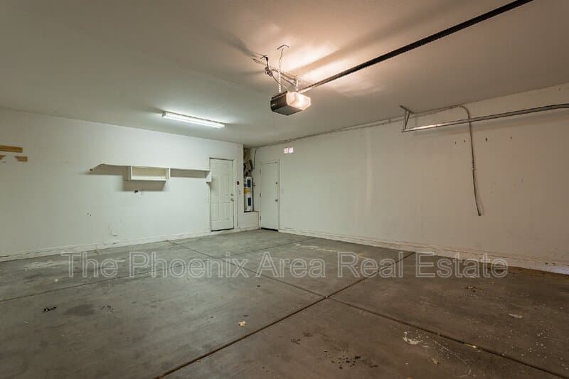 Maricopa House: 44626 W Yucca Ln