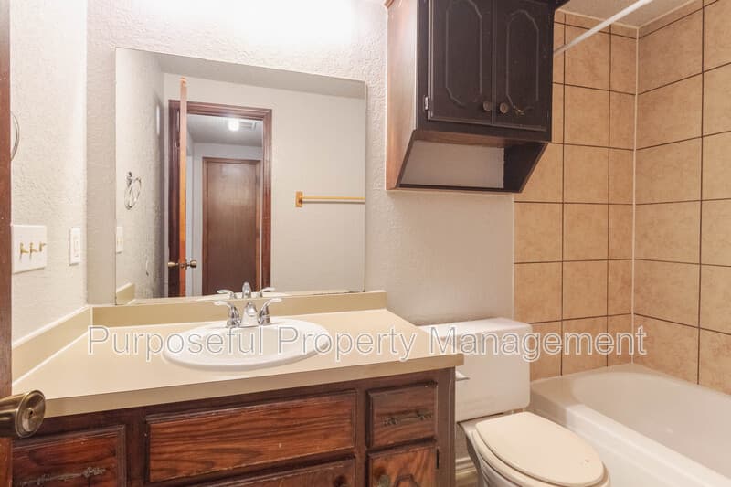Oklahoma City House: 930 Southwest 63rd Street