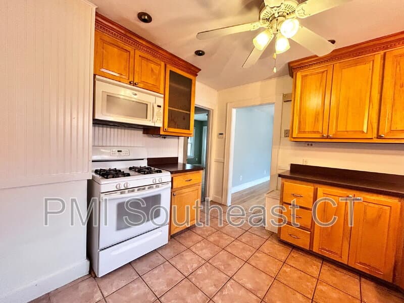 New London Condo: 25 Rogers St
