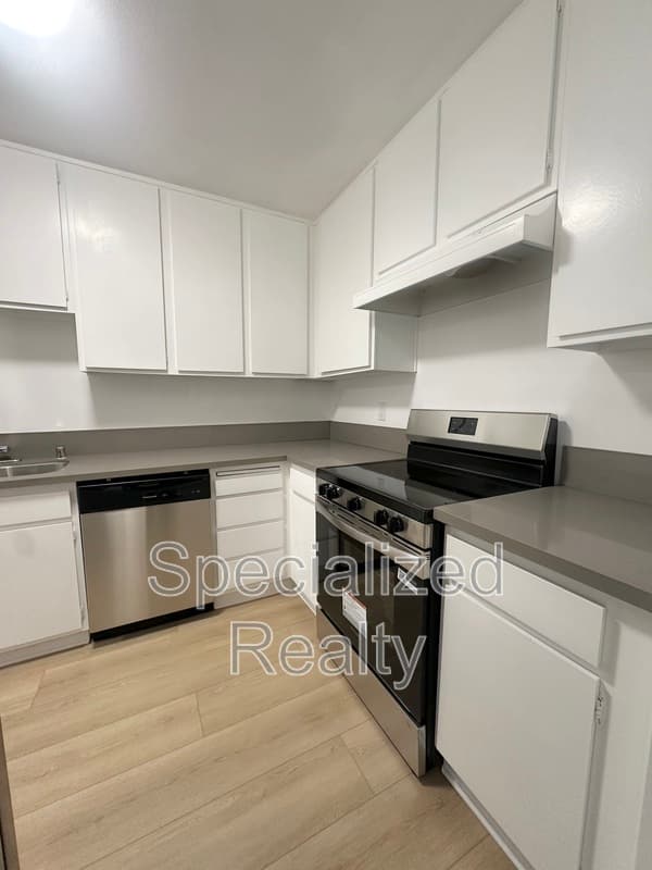 Los Angeles Condo: 1964 Rodney Drive