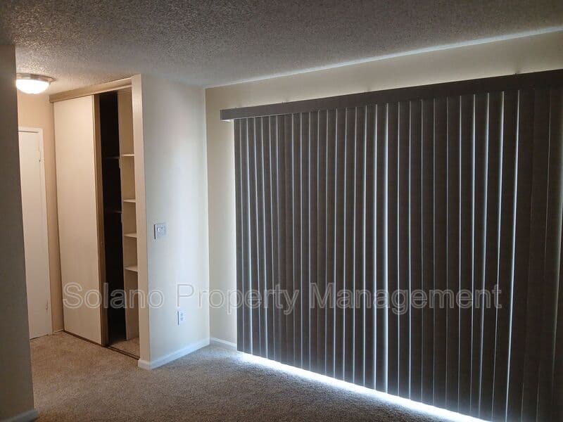Vallejo House: 400 Mokelumne Drive