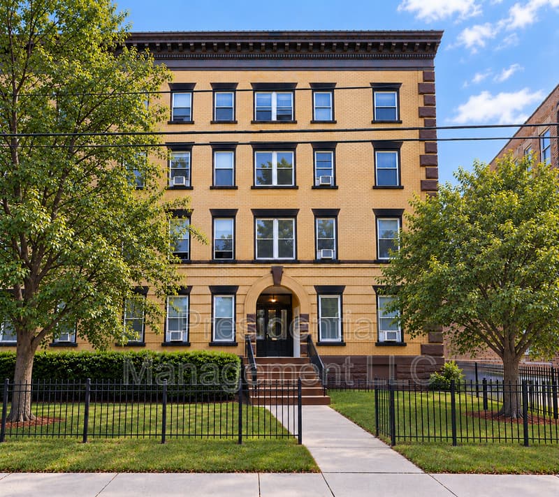 Hartford Condo: 258 Lawrence St