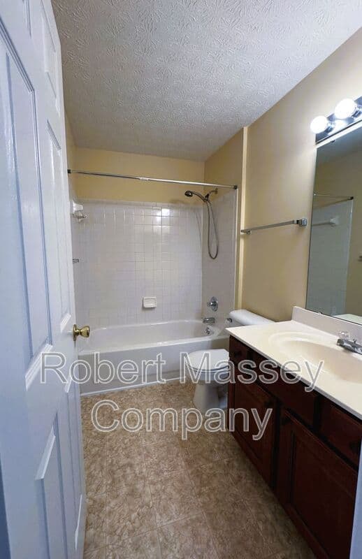 Louisville Condo: 5301 Pacer Lane