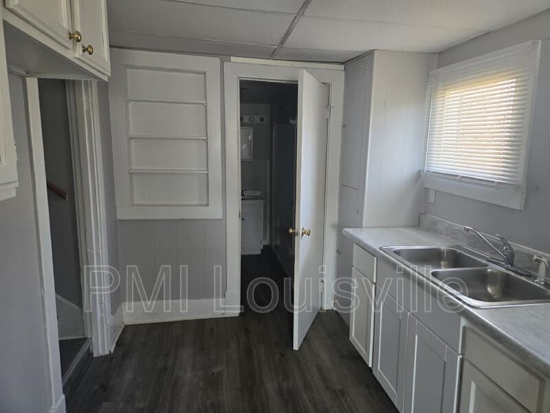 Louisville House: 3605 Larkwood Ave