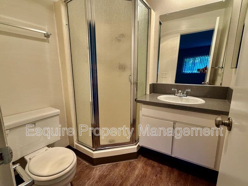 THOUSAND OAKS Condo: 951 WARWICK AVENUE