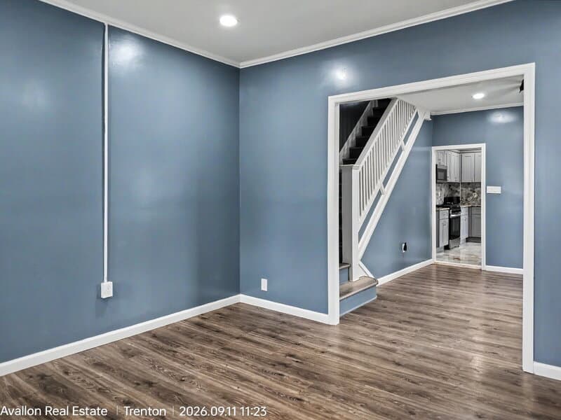 Hamilton House: 1275 Hamilton Avenue