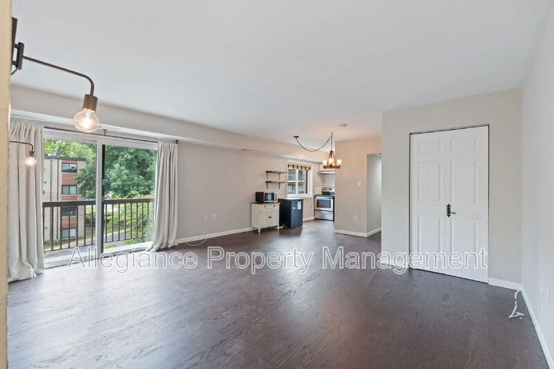 Alexandria House: 3312 S 28th St