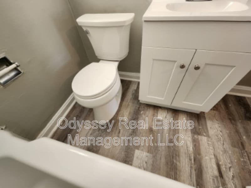 Wildwood Condo: 210 W. Spencer Ave