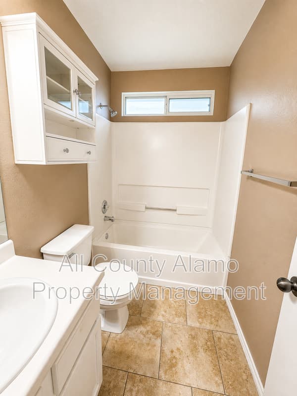 Selma House: 9006 Pinseeker