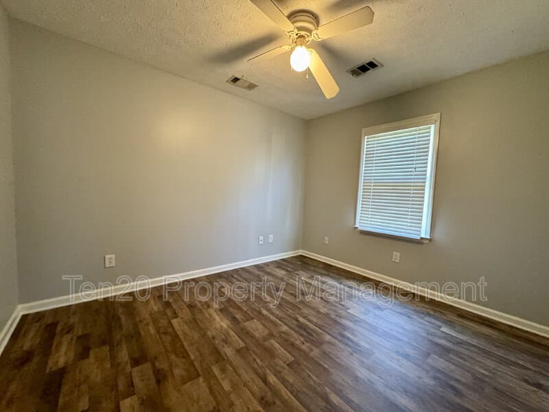 Columbus House: 7124 Vinings Court