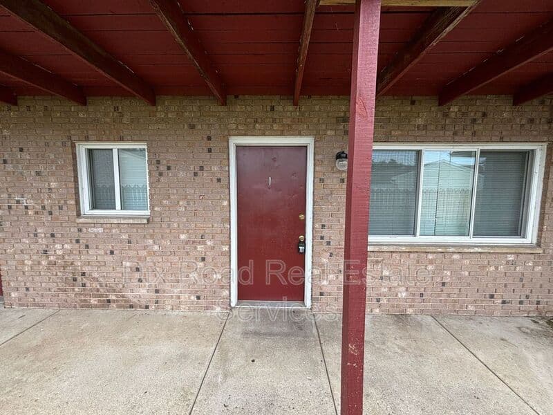Trenton House: 410 Mars Rd