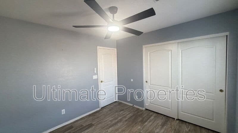 Avondale House: 3439 N 126th Dr