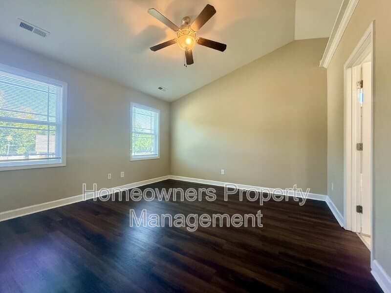 Raeford House: 145 Harcourt Pl