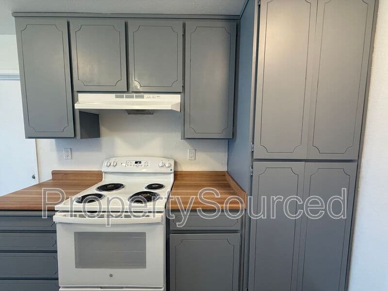 Stockton Townhome: 1944 Hickock Ct