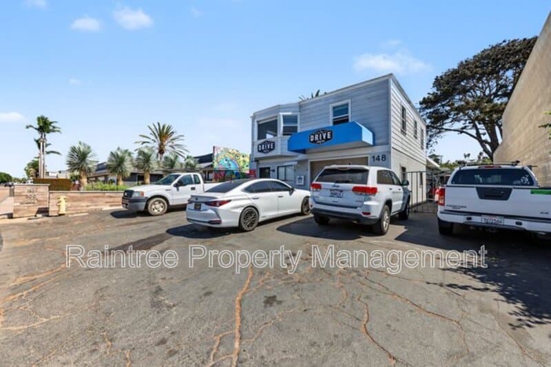 Solana Beach Condo: 146 N Cedros Ave