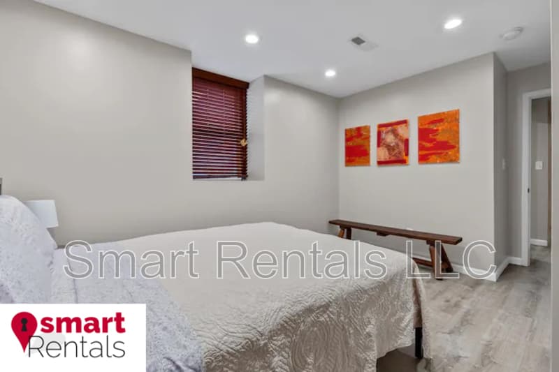 St. Louis Condo: 3640 Shaw Blvd - BW