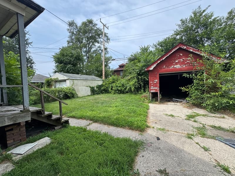 Detroit House: 11125 Cloverlawn Avenue